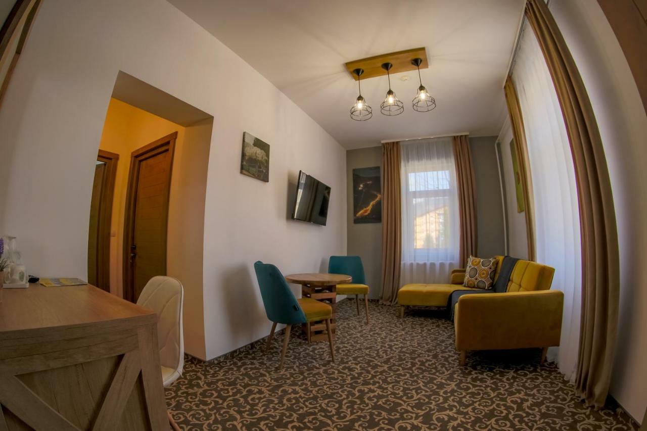 Residence Rooms Bucovina Câmpulung Moldovenesc Exteriör bild